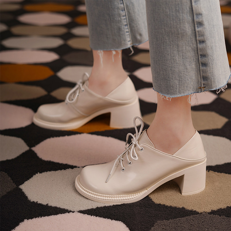 Thick-heeled single shoes women's medium-heeled Japanese niche large-toe shoes round toe patent leather thick-soled college deep mouth lace-up small leather shoes women