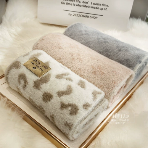 Мультяшный брендовый шарф, 22 года