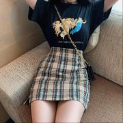 Han Feng cao eo kẻ sọc váy Xia Bai hiển thị mỏng sexy bun hông váy ngắn váy ngắn tay phụ nữ T-shirt