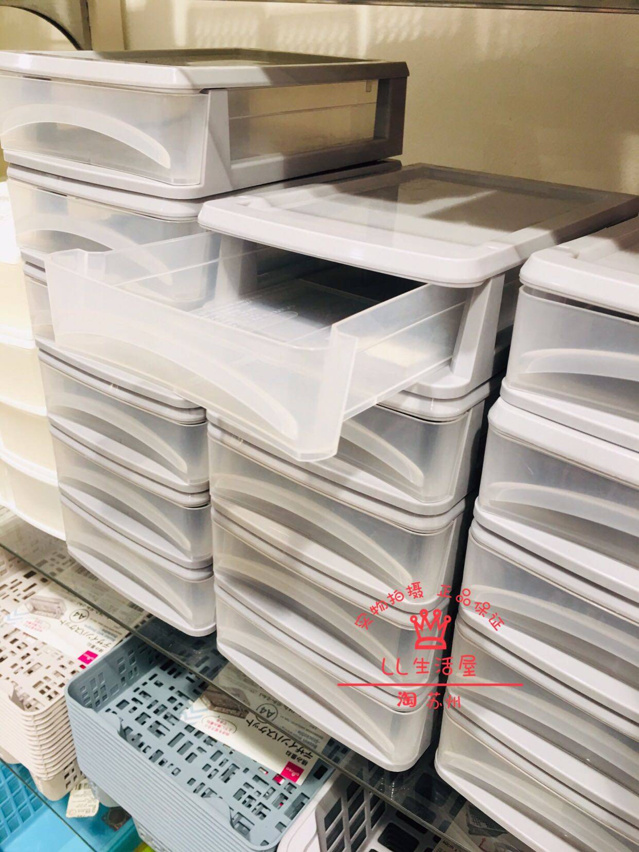 Japan's Daiso Daiso desktop storage box plastic storage box can be stacked drawer storage box made in Japan