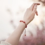 Phong cách cổ xưa đào chuỗi chuyển nhượng Sen đỏ vòng tay mã não đơn giản sinh viên Sen Sở bạn gái thiết kế thích hợp gió lạnh - Vòng đeo tay Clasp vòng cổ vàng tây nữ