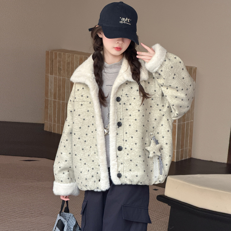 Girls' Autumn and Winter Outwears 2026 New Style Junior High School Girls' Thick Cotton Outwears with Velvet, Older Children's Winter Woolen Jackets and Tops