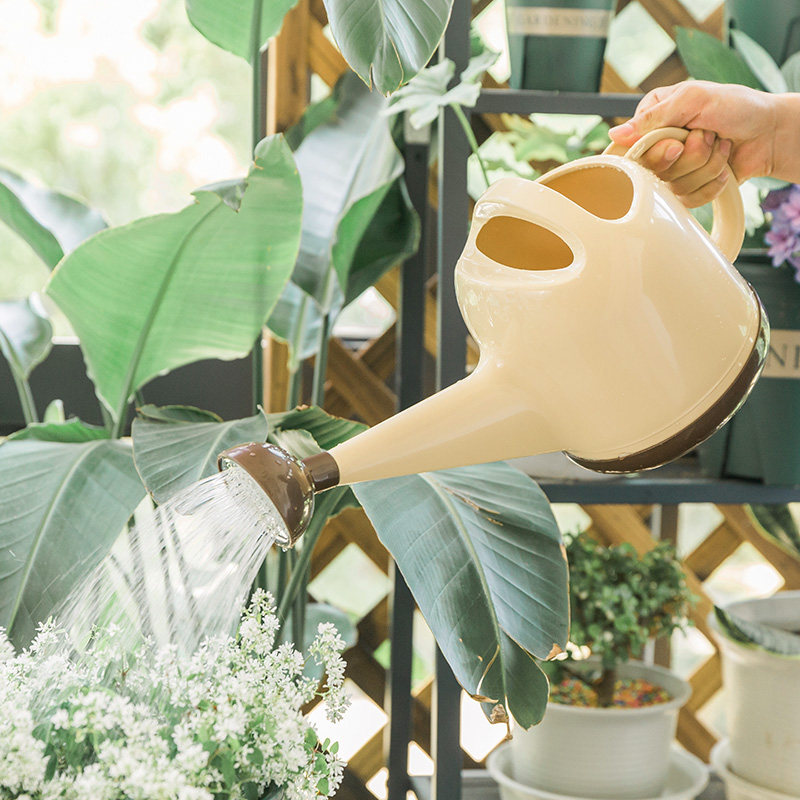 Plastic large-capacity sprinkler pot pot shower kettle for household watering pot long mouth children gardening pot sprinkler