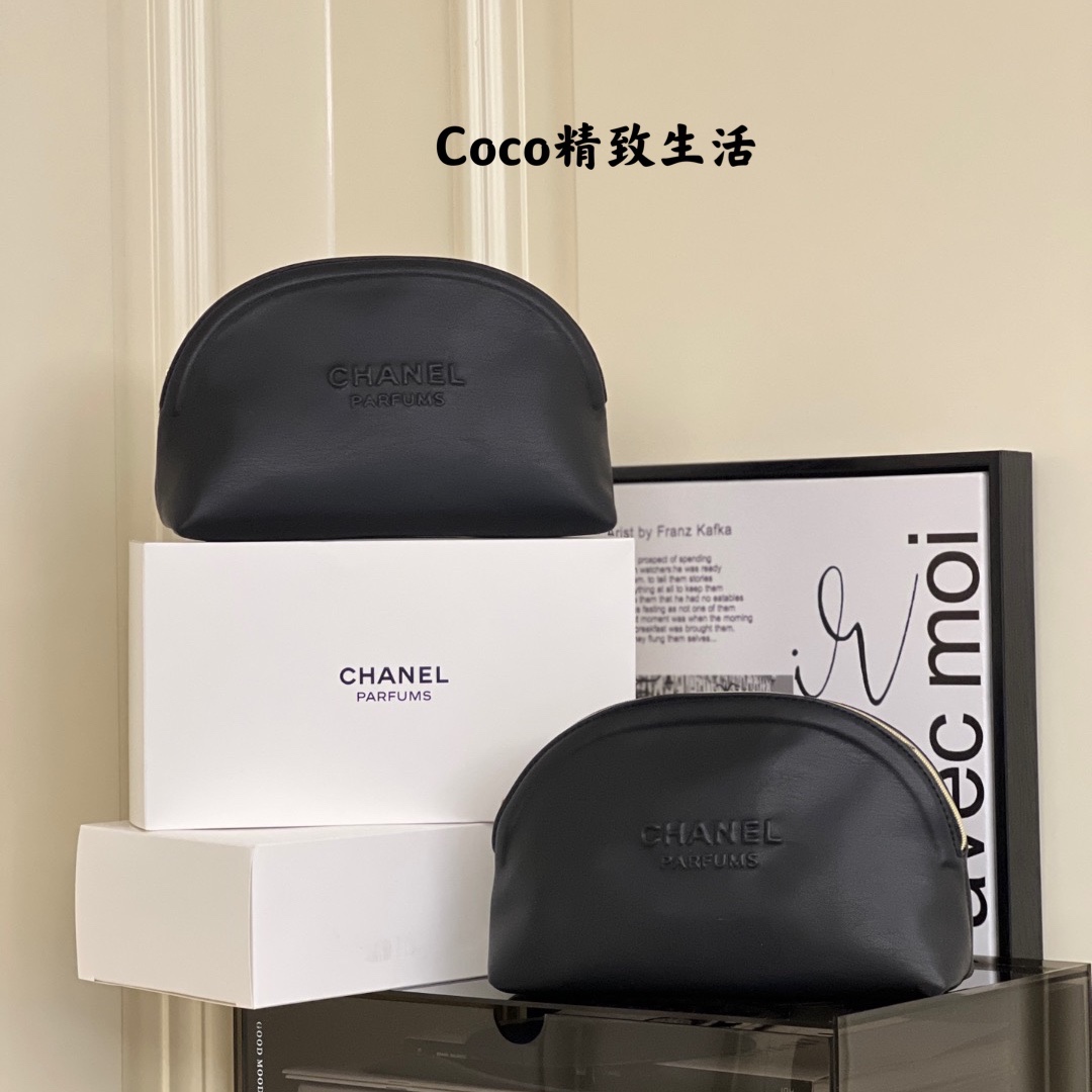 Spot second hair beauty Makeup Counter Aroma small Sheep leather black Large-capacity Water dumplings Makeup Wrap Cortical softness and delicate