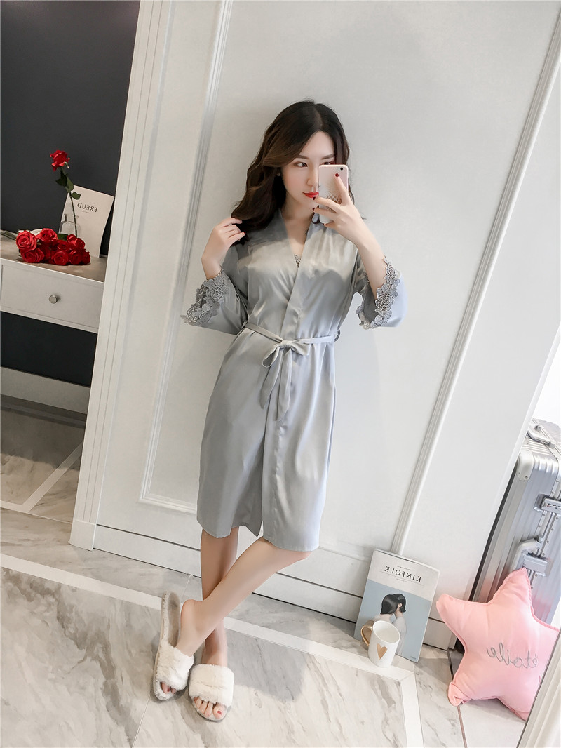 Pyjamas mùa hè của phụ nữ với ngực pad thu thập lụa sexy băng lụa thêu dây đeo nightdress áo choàng dịch vụ nhà hai mảnh