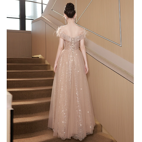 Элитное вечернее платье, наряд маленькой принцессы, изысканный стиль, открытые плечи, юбка-пачка