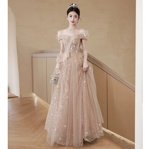 Элитное вечернее платье, наряд маленькой принцессы, изысканный стиль, открытые плечи, юбка-пачка