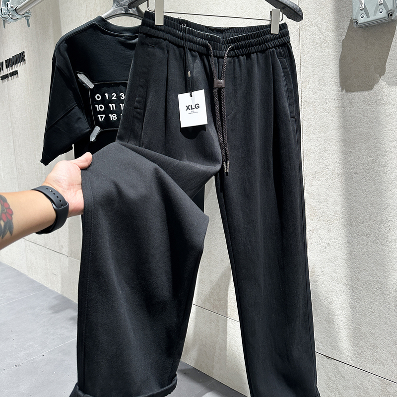 American-Style Drapey Sweatpants for Men with Unique Solid Color Design, Made from Lyocell Fabric, Fashionable and Versatile Straight-Leg Pants for Autumn American-Style Drapey Sweatpants for Men with Unique Solid Color Design, Made from Lyocell Fabric, Fashionable and Versatile Straight-Leg Pants for Autumn