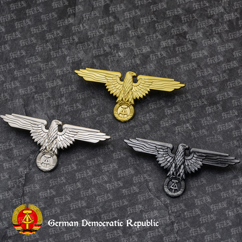 Eagle badge brooch of the Eagle Emblem of the German Democratic Republic of The East German GDR Soviet Commemorative Medal