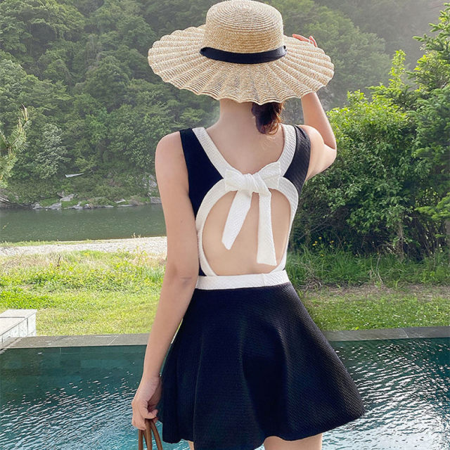 Swimsuit 2023 new hot style high-end small chest hot spring slim conservative one-piece dress small backless women