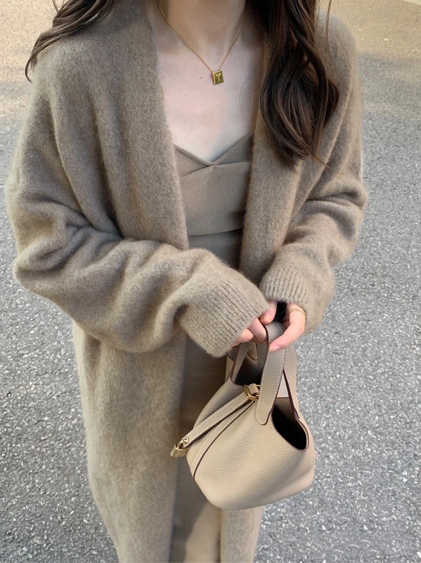 High-End, Lazy Style, Knee-Length, Mid-Length Knitted Cardigan for Women, Loose, Slimming, Soft and Gentle Sweater, Autumn and Winter Coat