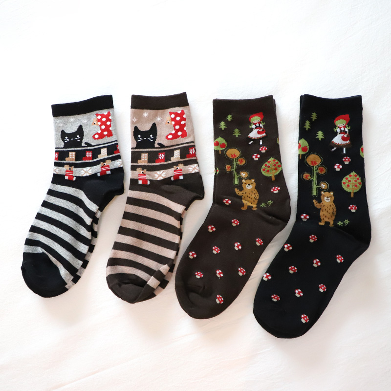 Autumn Winter Pure Cotton Women Socks Cute Cartoon Sweatshirt Lady Midbarrel Socks C026