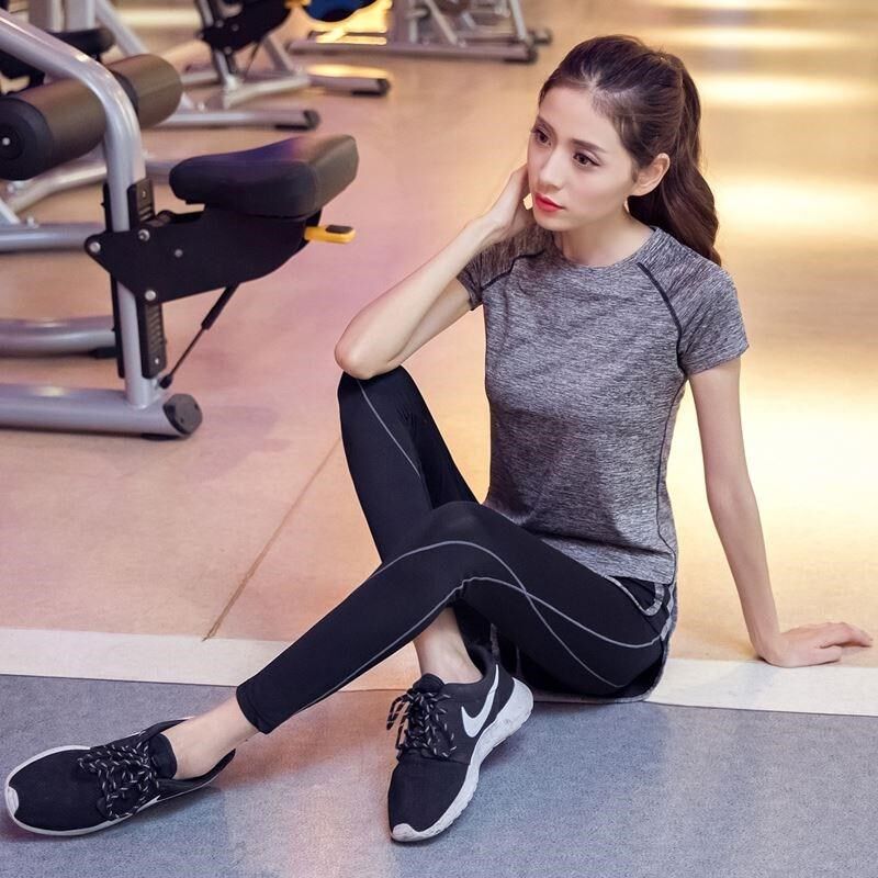 Build a body room sportswear women's summer sweat quick dry coffee clothes Short sleeve suit yoga running fitness clothing display 
