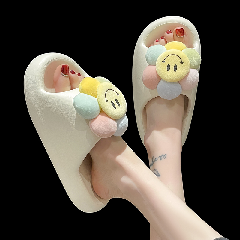 Cartoon Smiley Face Slippers for Women, Summer Cute Floral soft sole Non-Slip Thick-Soled Home Indoor Slippers That Can Be Worn Outside