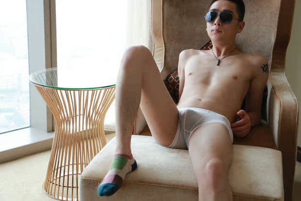 Mùa hè nam băng lụa liền mạch đồ lót boyshort siêu mỏng thoáng khí trong suốt gợi cảm đồ lót nam quần xì nam