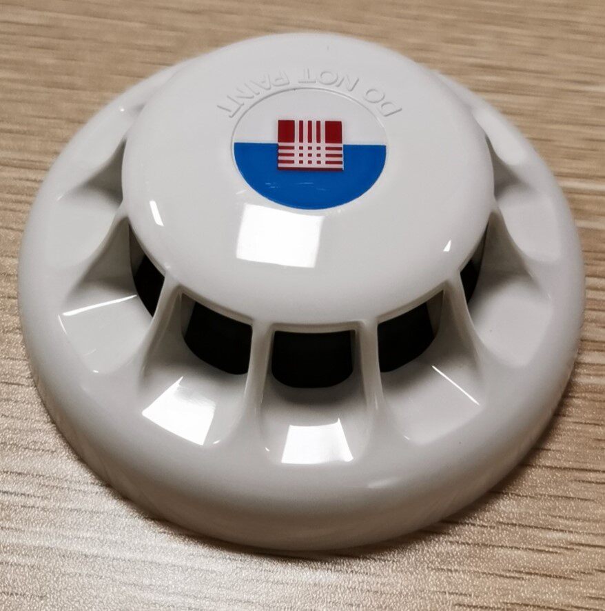 MR901M 516 057 401 Tyco TYCO marine smoke detector brand new spot