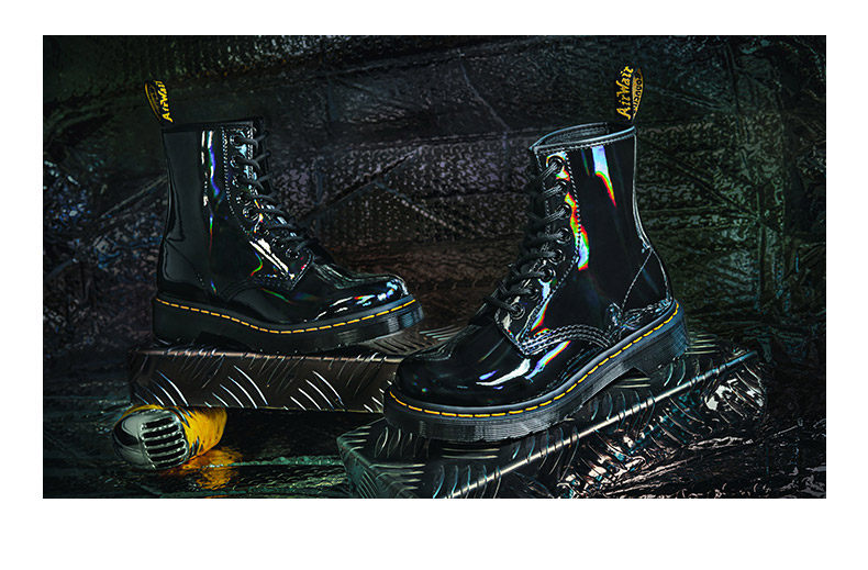 Dr. Martens 马丁大夫 1460 YS Rainbow 霓虹色镜面皮 8孔女式马丁靴 ￥524包邮（需定金80元）