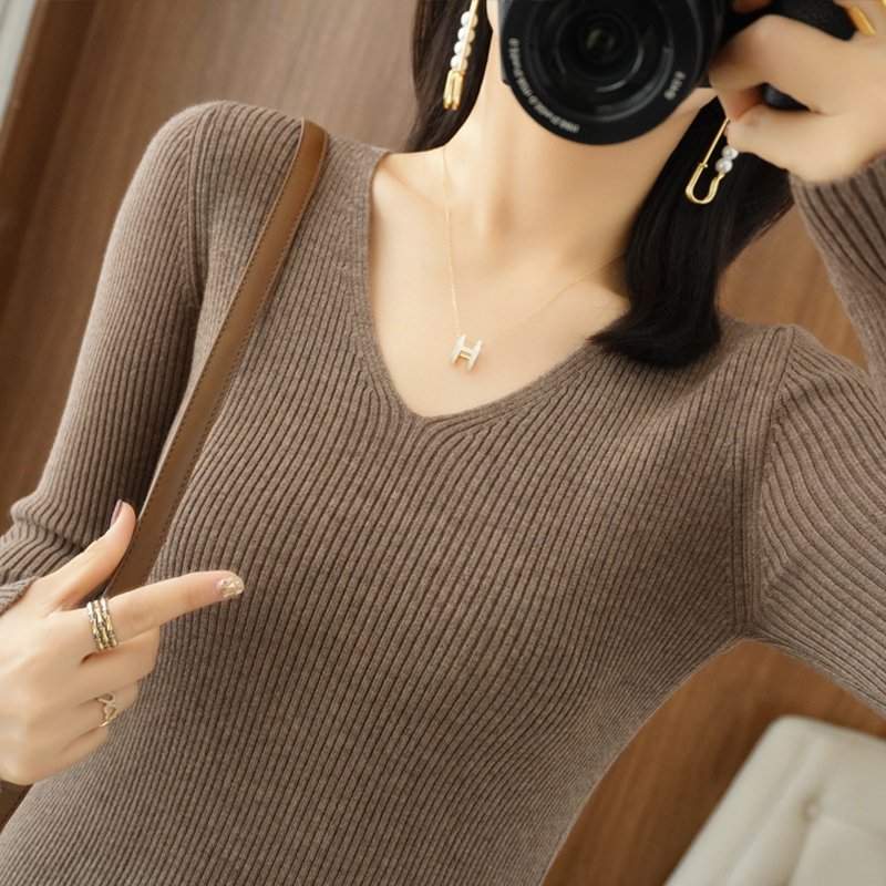 Knitted Base Layer Shirt 2024 Autumn and Winter New Style Inner Wear Stylish V-Neck Sweater Women's Pullover Black Long-Sleeve Slim-Fit Top