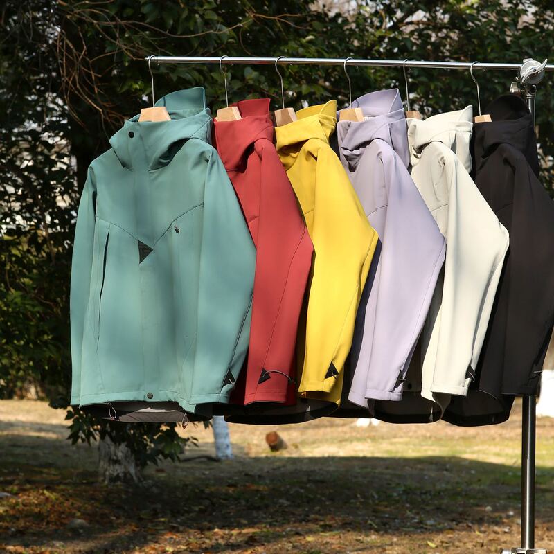 Outdoor High-End ~3D Tailored + Warm Autumn and Winter Fleece-Lined Softshell Jacket for Men and Women, Hiking Casual Jacket