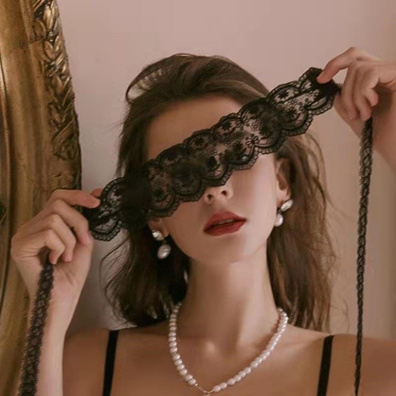 Silk Scarf Blindfold, Pure Desire, Sexy Black Lace Edge Eye Mask, Abstinence-Style Light-Blocking Ribbon, Hollow-Out Veil, Atmospheric for Women