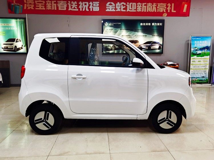 Электрический четырехколесный автомобиль Lingbao Uni New Energy