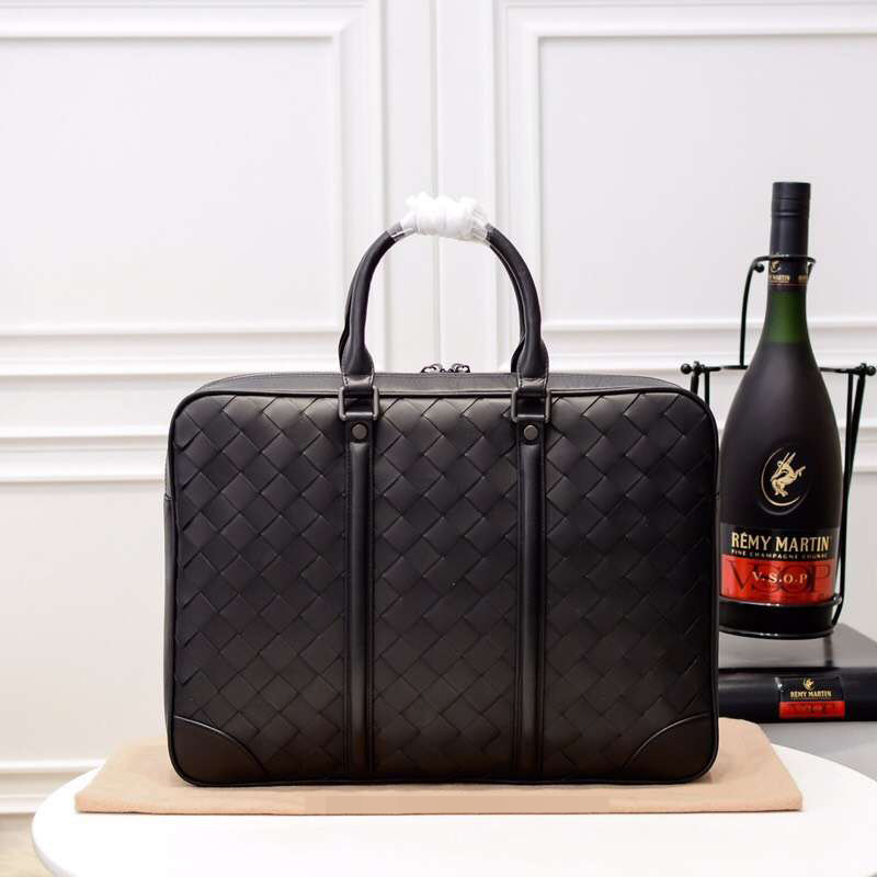 Waxed Calf Leather Woven Men's Handbag 2022 New Fashion Brief Business Single Shoulder Diagonal Satchel Briefcase