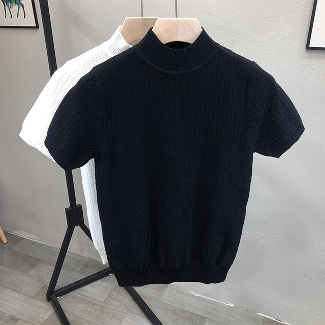 ດູໃບໄມ້ລົ່ນແບບເກົາຫຼີ ໃໝ່ ຜູ້ຊາຍຄໍເຕົ່າເຄິ່ງຄໍເຕົ່າຖັກແຂນສັ້ນ ເສື້ອຍືດຜູ້ຊາຍ trendy striped mid-collar bottoming shirt fashionable