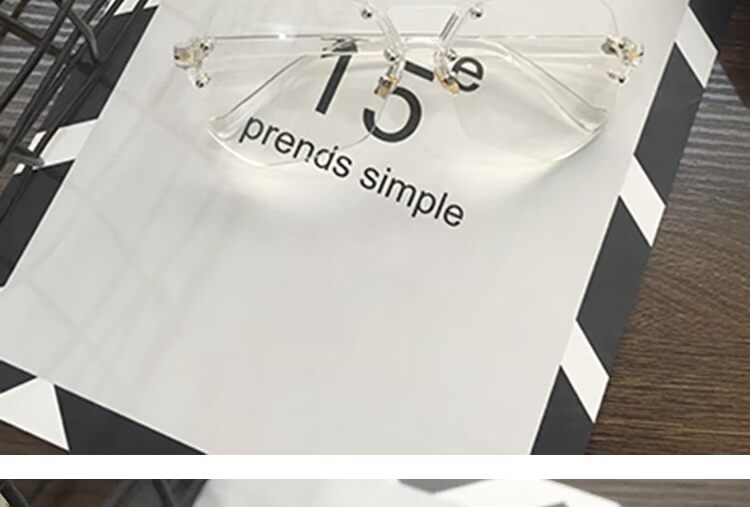 Phiên bản tiếng Hàn của gương phẳng trong suốt nữ Su Yan hộp lớn kính đỏ thủy triều mềm mại cá tính chị em mắt cận thị nam retro kính versace