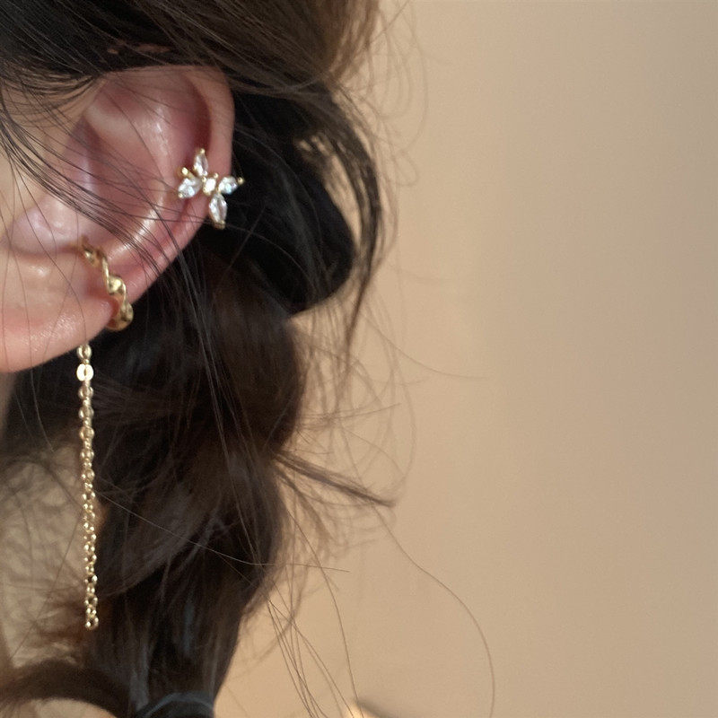 Lou Haha] Stacked retro French style without ear piercing high-end sense niche earrings ear clip butterfly tassel ear bone clip female