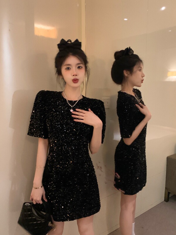 Plus-Size Sequin Short-Sleeve Dress for Women, Summer French Style, High-End, Waist-Cinching, Slimming, Elegant Little Black Dress