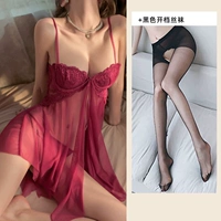 Винный красный костюм+черные носки