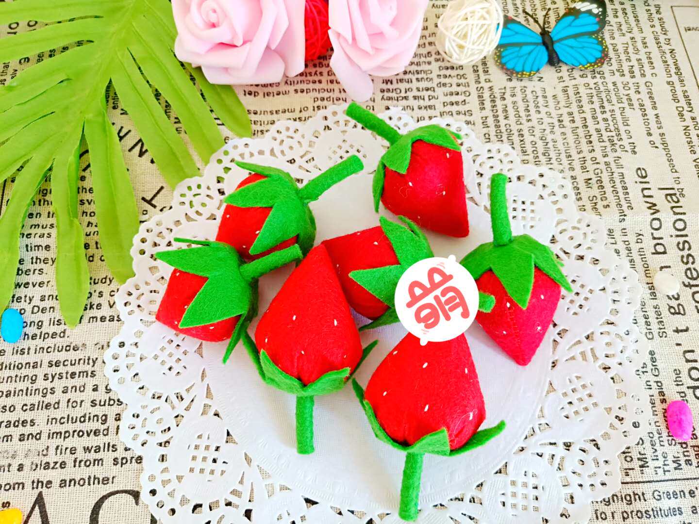 Non-woven handmade cloth, strawberry finished products, fruits and vegetables, children's handmade toys, play house simulation food