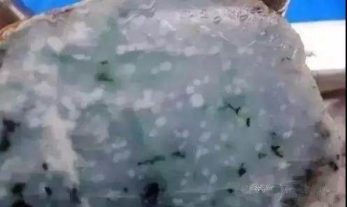 100元废料暴涨360万,玉雕界的传奇—风雪夜归人 100元废料暴涨360万,玉雕界的传奇—风雪夜归人