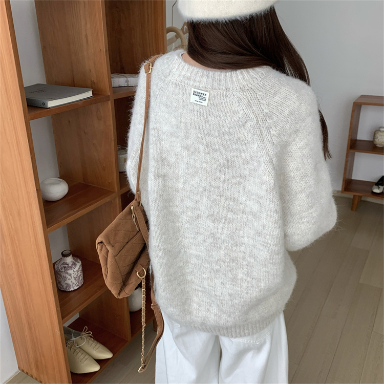 2025 Autumn Winter Lazy Style Oatmeal Color Sweater For Women, Stylish Plush Warm High-end Knitted Loose Pullover Top_voghion.com