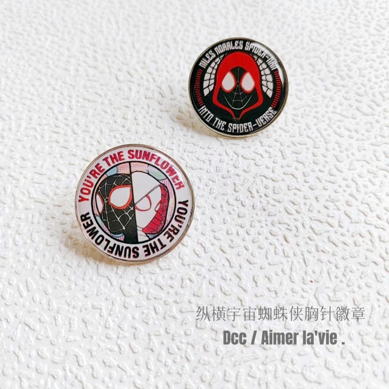 Parallel Universe Gwen Spider-Man Brooch Metal Badge Marvel Anime Clothing Backpack Accessories for Men and Couples