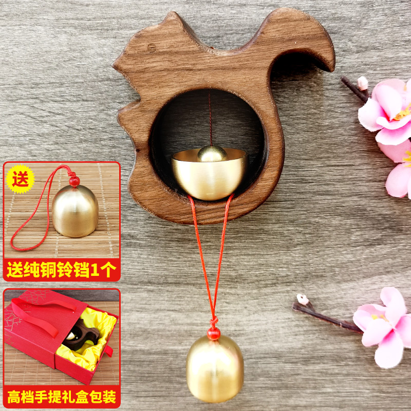 Dopamine Wind Suzuki suction door Squirrel Walnuts Wood Entrance Doorbell Magnetic fridge Open door to remind bell Creative Gifts