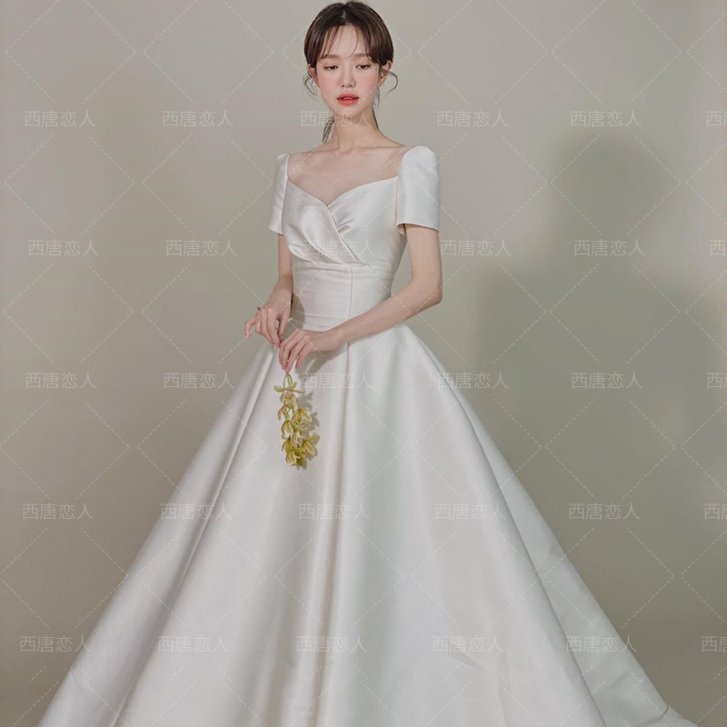 Saton light main wedding dress 2023 new bride French simple temperament tail, small, gauze high -level texture Saton light main wedding dress 2023 new bride French simple temperament tail, small, gauze high -level texture