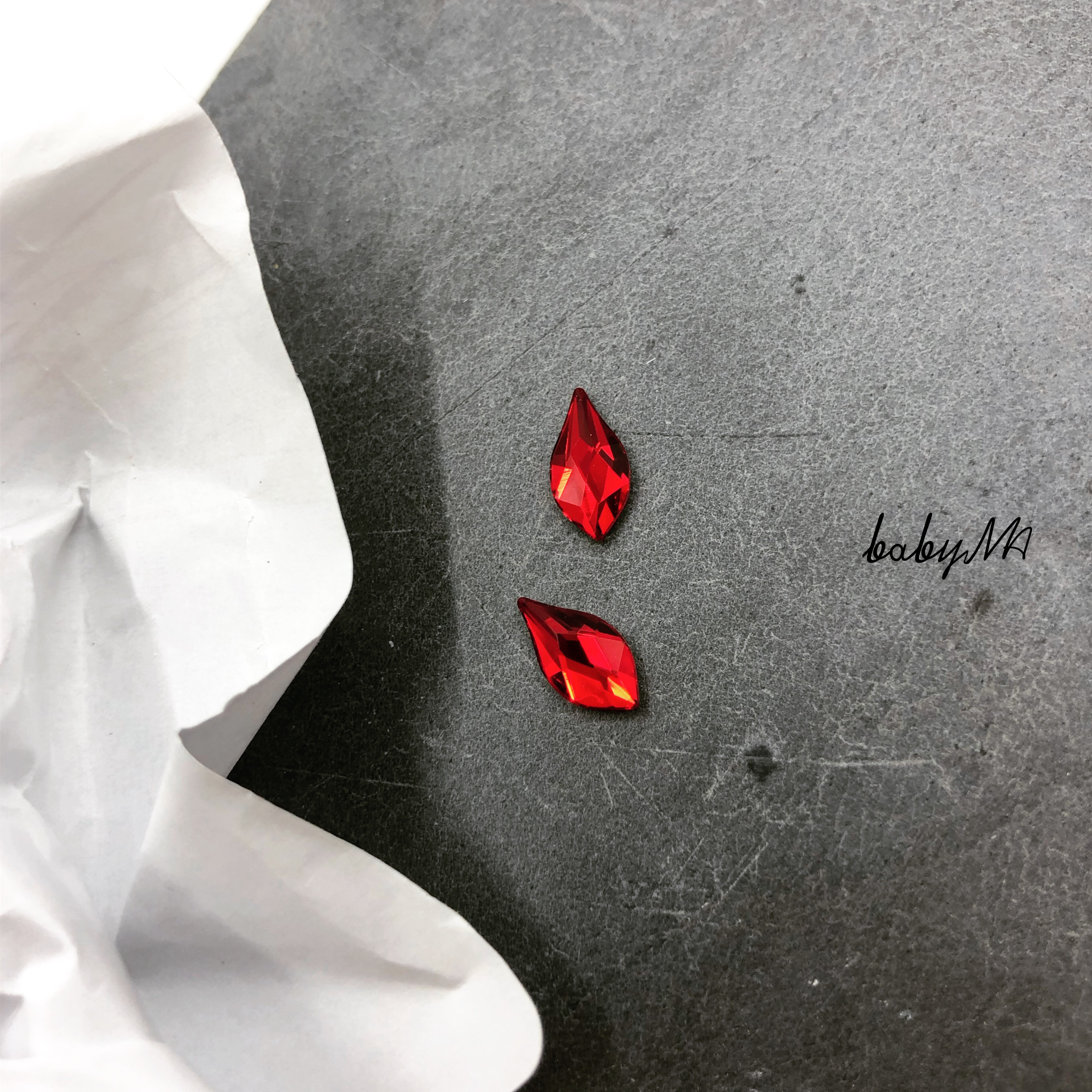 (Mabao nail art) babyma July new product red Swarovski special-shaped diamond 2 pieces