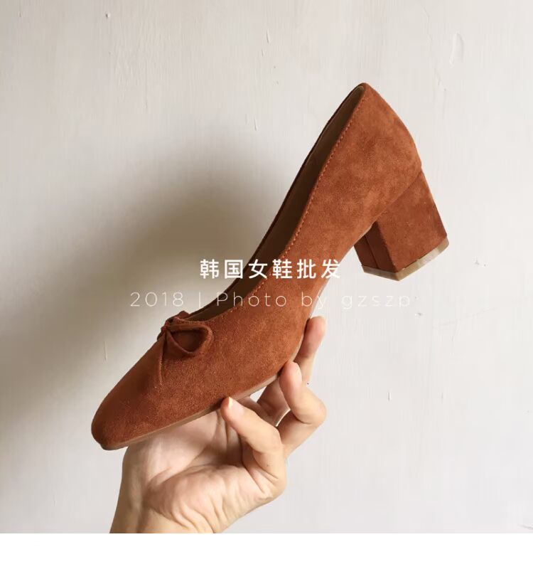 Phiên bản Hàn Quốc của miệng nông retro mũi nhọn đơn giản và nhẹ nhàng với thiết kế đế dày giày puma nữ chính hãng