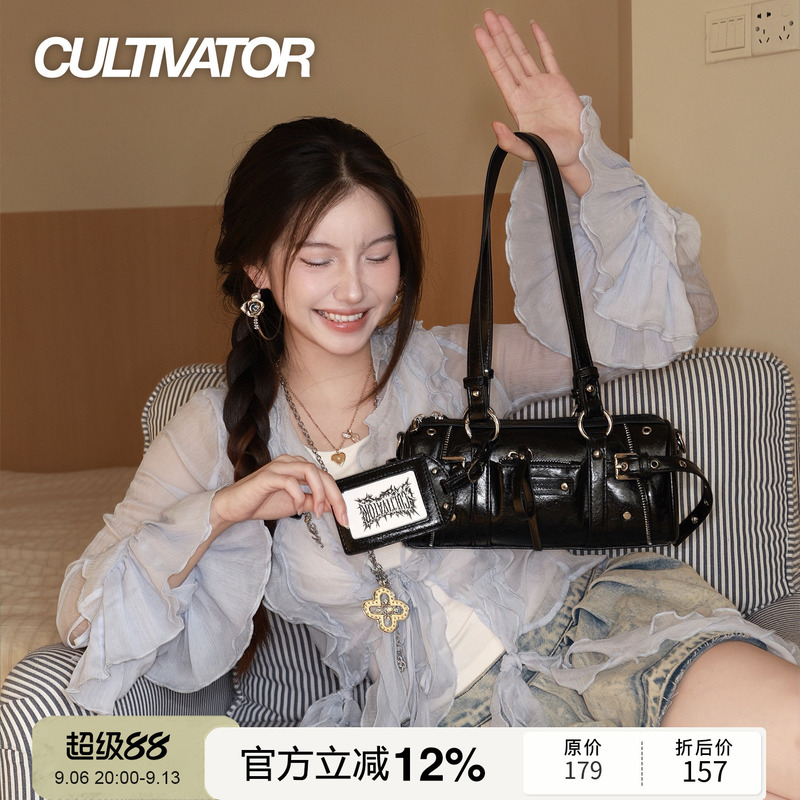 Cultivator Trendy Motorcycle Bag, Light Luxury, High-End Oil Wax Baguette Bag for Women, Shoulder, Hand-Held, Crossbody, 2026 Autumn