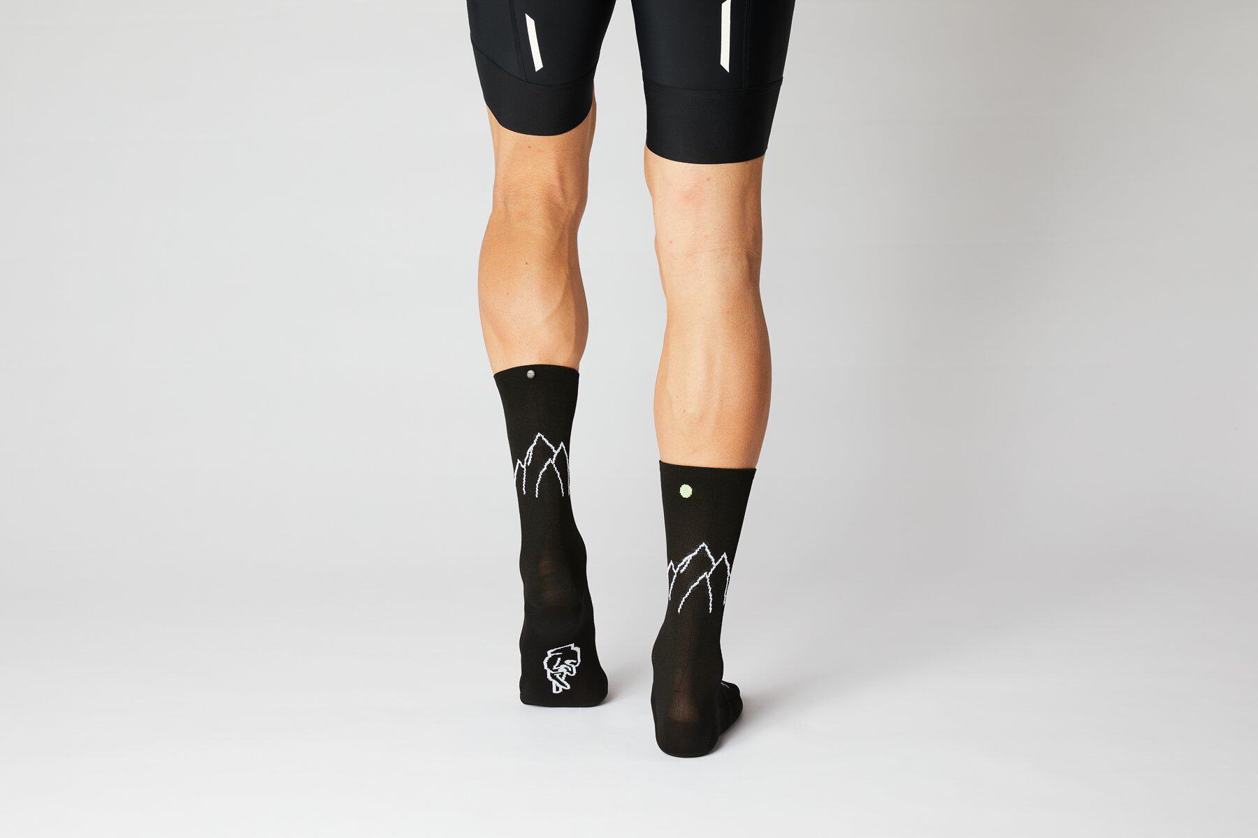 Germany pinching fingers FINGERSCROSSED riding socks Black Mountain peaks ins net red sports socks socks
