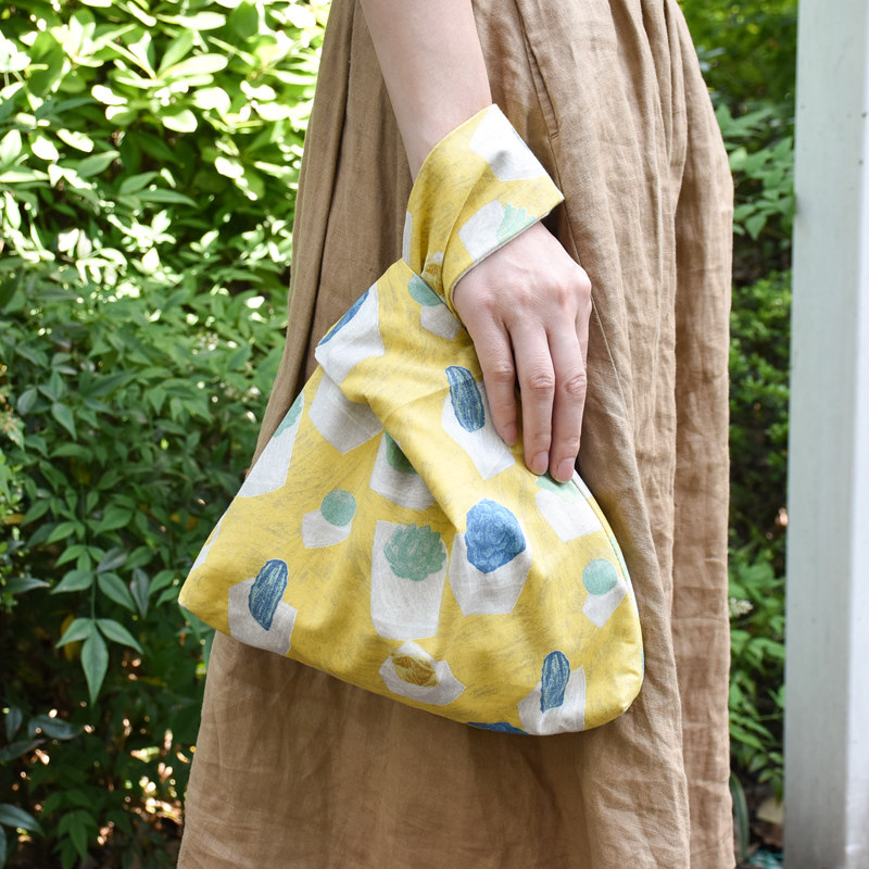 Maple - Foreign Japanese wrist bag with a curved mobile phone bag Creative handbag lady pack