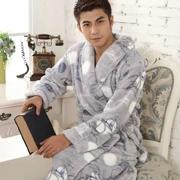 Váy ngủ nam san hô nhung mùa thu và đồ ngủ mùa đông dày flannel áo choàng ấm ấm dài yukata dịch vụ tại nhà