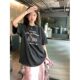 ເສື້ອທີເຊີດຝ້າຍ Retro ຄໍເຄິ່ງແຂນຂອງອາເມລິກາສໍາລັບແມ່ຍິງ 2026 ລະດູຮ້ອນ 2026 ເສື້ອຍືດແຂນສັ້ນແບບກະທັດຮັດແບບວ່າງໆ