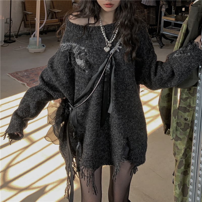 Funn Japanese lazy wind hole sweater women's autumn and winter high-end niche design thickened knitted top J square few