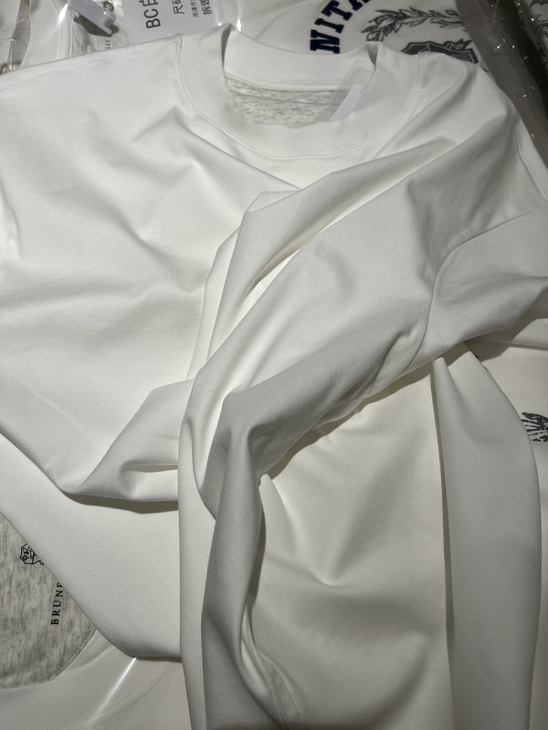 Bc Developed Fabrics for Plain Basic T-Shirts That Are Delicate, Silky, and Soft. the Material Is Better Than Last Year Bc Developed Fabrics for Plain Basic T-Shirts That Are Delicate, Silky, and Soft. the Material Is Better Than Last Year