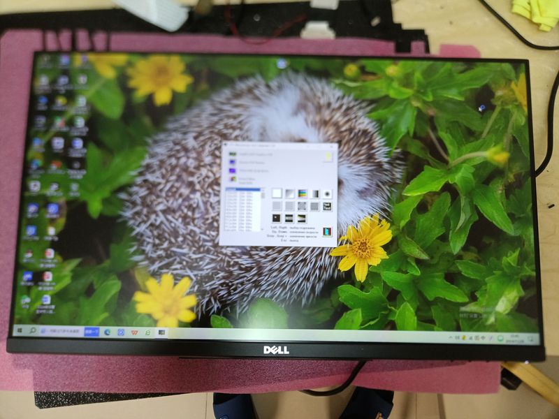 Dell P2418Ht Looks Very New Without the Stand