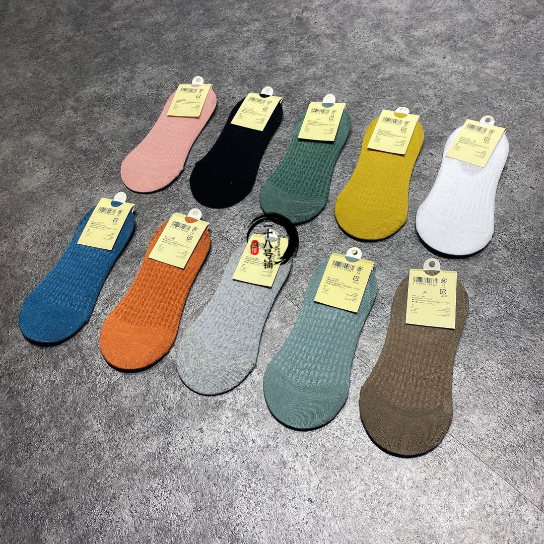 The stock is stocked with island nation list foreign trade factory tail single summer breathable sweaty pure color light mouth socks invisible socks