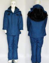 Thick clothes worn in extremely cold areas with bare cotton clothes and cotton pants