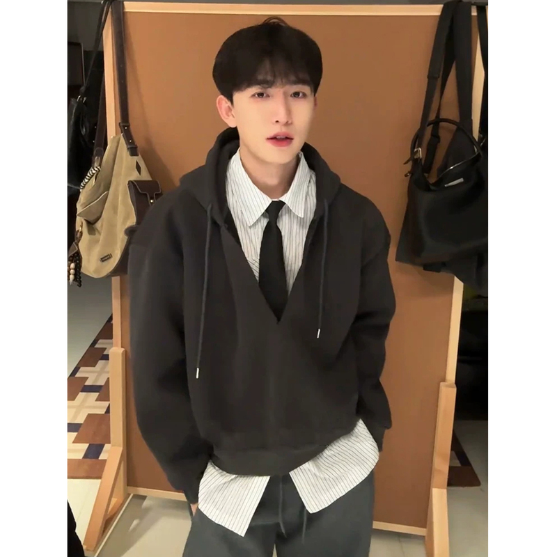 Korean Style College Look Fake Two-Piece Hooded Sweatshirt for Men, Autumn Striped Tie Shirt with Patchwork Design and V-Neck Jacket Korean Style College Look Fake Two-Piece Hooded Sweatshirt for Men, Autumn Striped Tie Shirt with Patchwork Design and V-Neck Jacket